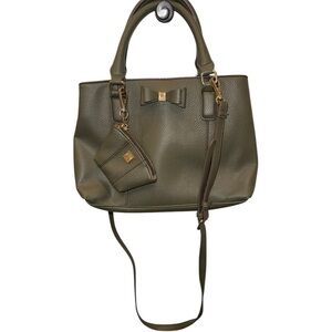 Chic Green Tote with Gold Accents